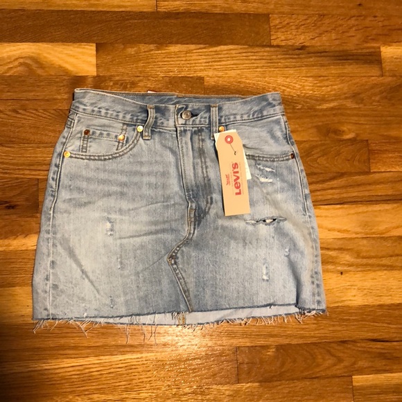 LEVI’S Denim Skirt - Picture 1 of 5